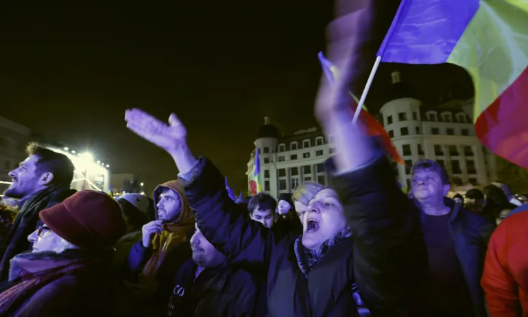 Отново хиляди на митинг в центъра на Букурещ в подкрепа на демокрацията и Европа - Tribune.bg