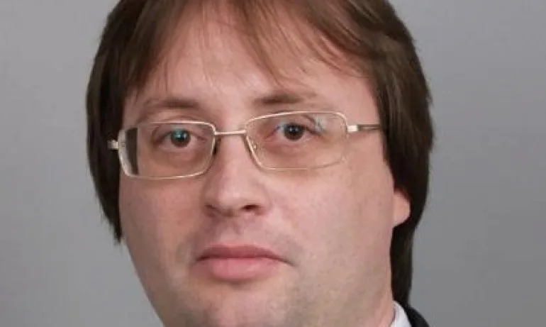 Доц. Златогор Минчев: Пробивът в НАП би бил невъзможен без вътрешни хора – умишлено или неволно - Tribune.bg