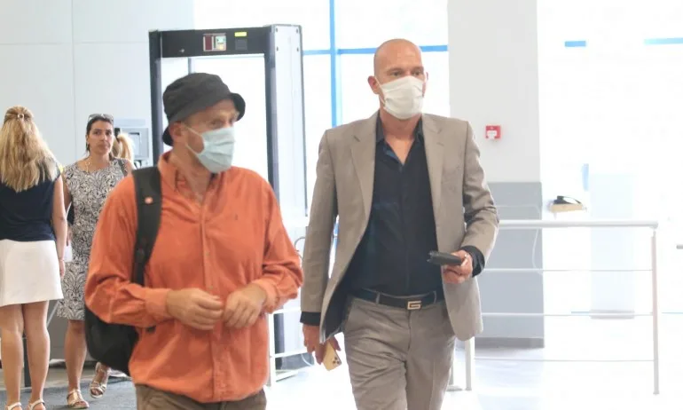 Съдът пусна и втория обвиняем, чупил колата на майка с деца, на свобода срещу 500 лв. - Tribune.bg