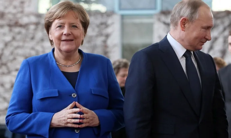 Путин и Меркел обсъдиха съвместно производство на COVID ваксини - Tribune.bg
