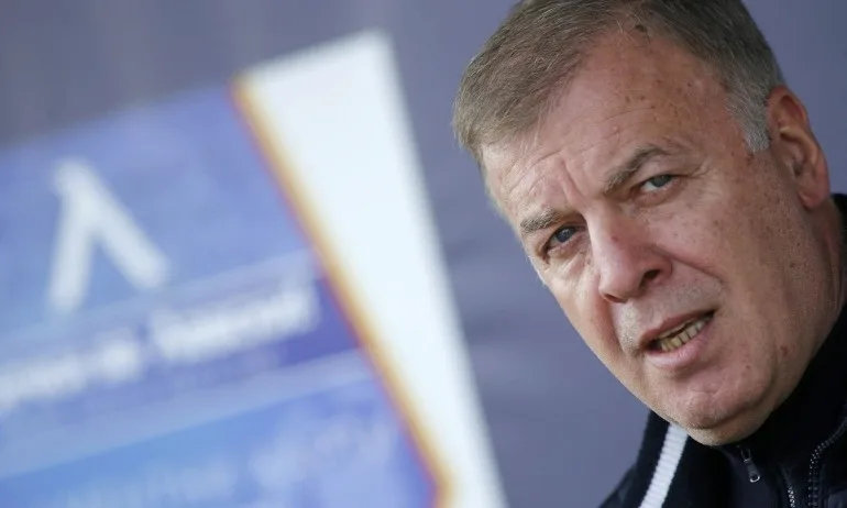 Извънредно: Сделката с Диксън пропадна - Tribune.bg