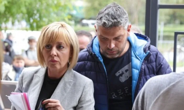 Разцепление във формацията на Манолова, дясната ѝ ръка на протестите я напусна - Tribune.bg