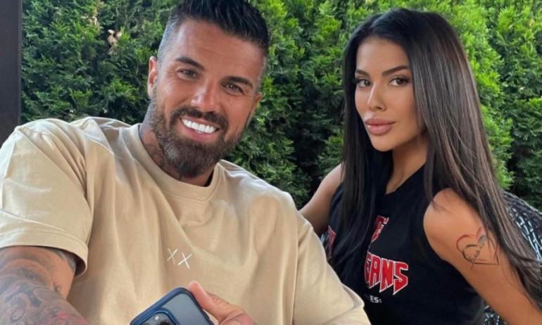 Благой Георгиев се показа с новата си половинка и родителите си - Tribune.bg