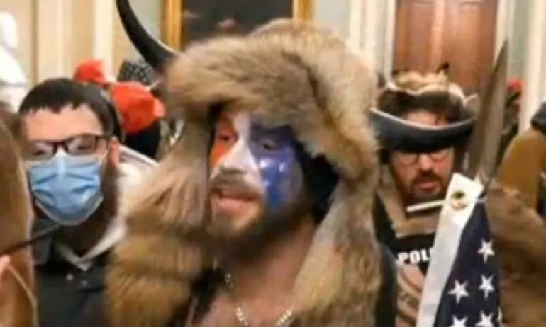 Симпатизант на ОМО Илинден празнува поставянето на македонизма като приоритет - Tribune.bg