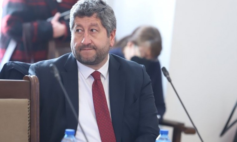 Христо Иванов: Подкрепяме изпращане на оръжие за Украйна, която освен собствената си територия отбранява и нашите интереси - Tribune.bg