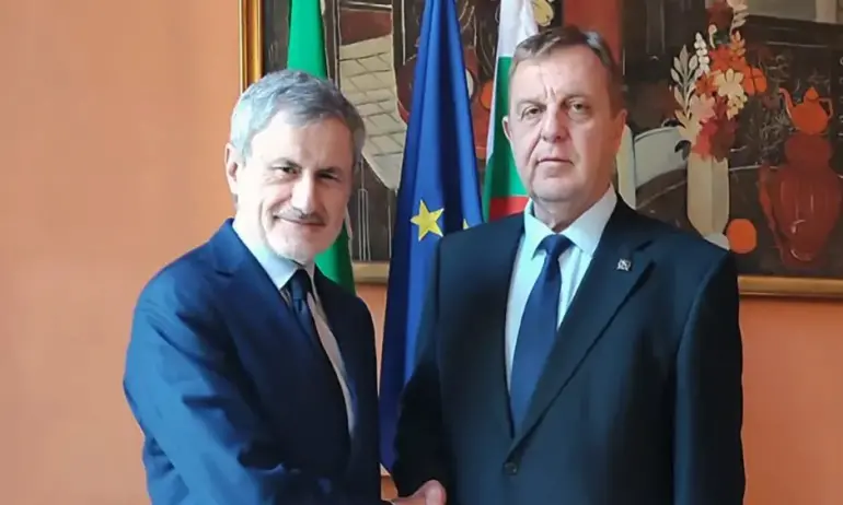 Каракачанов от Рим: Проблемът с нелегалните мигранти и насилствено налаганата от ЕК зелена сделка са основни проблеми на ЕС - Tribune.bg