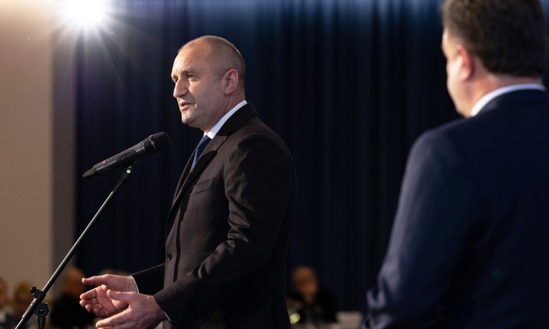 Радев иска финансова децентрализация на местната власт в Конституцията - Tribune.bg