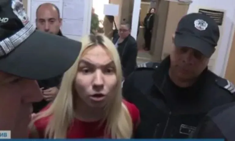 Не съм престъпница: Емили Тротинетката излиза от ареста срещу 1500 лева, била в тежко психическо състояние - Tribune.bg