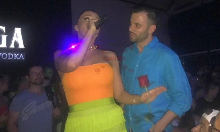 Ясен Дараков се премести от червения килим в Club Play, задава неудобни въпроси на Галена - Tribune.bg