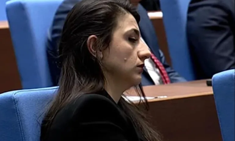 Младен Маринов за Бориславова: Известна с любовта си към фалшивите подписи - Tribune.bg