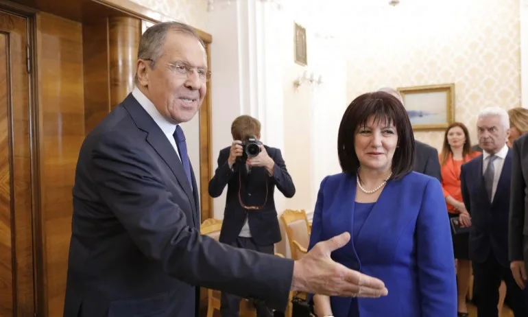 Караянчева при срещата с Лавров: Самолетите Су-25 ще бъдат ремонтирани в България - Tribune.bg