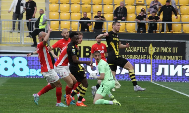 Исторически срам за Ботев (Пд), падна с 0:5 на Колежа - Tribune.bg