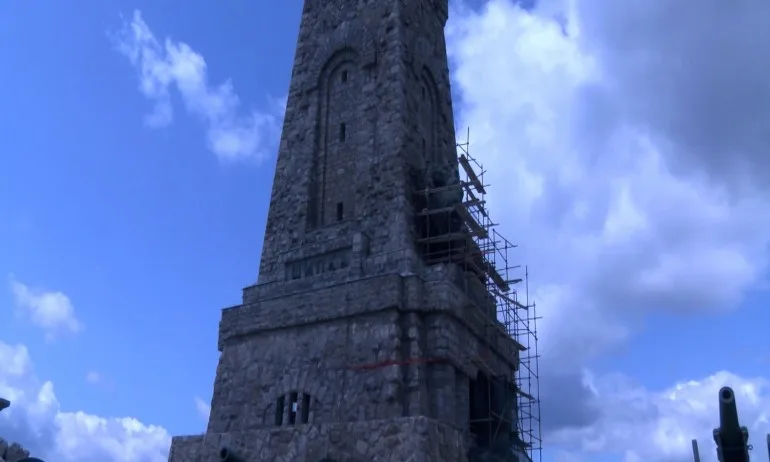 Нови тайни разкри лъвът на Паметника на свободата - Tribune.bg