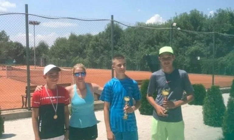 Боян Каролев и Рая Момчева - първи на регионално до 14 г. в София - Tribune.bg