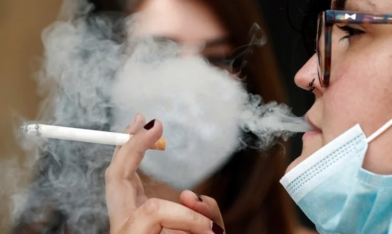 Турция забрани пушенето навън като мярка срещу COVID-19 - Tribune.bg