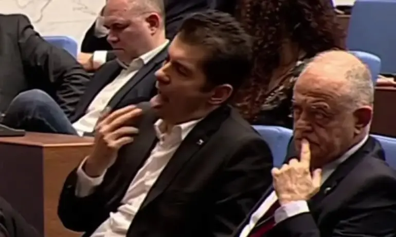 Бареков: За по-малко от 3 години най-големият мазохист в БГ политика успя да се коалира с всички: ГЕРБ, БСП, ДПС, ИТН, ДБ, ДСБ… - Tribune.bg