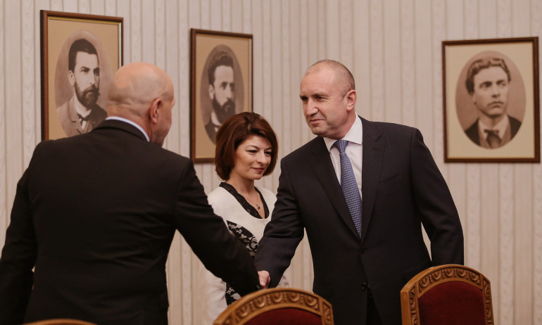 ГЕРБ потвърдиха пред Радев: Връщат втория мандат веднага - Tribune.bg