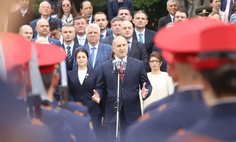 Радев: Години наред се извършваха неграмотни и користни експерименти с въоръжените сили - Tribune.bg