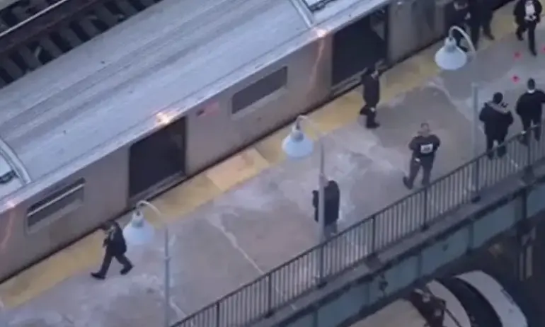 Стрелба в метрото в Ню Йорк - една жертва и петима ранени - Tribune.bg