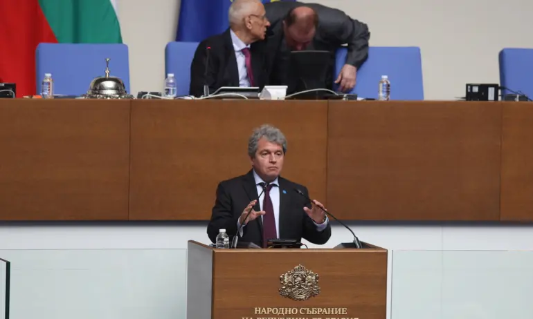 Тошко Йорданов, ИТН: Унизително ниска легитимност и доверие на този 50-ти парламент и всички в залата сте виновни за това - Tribune.bg
