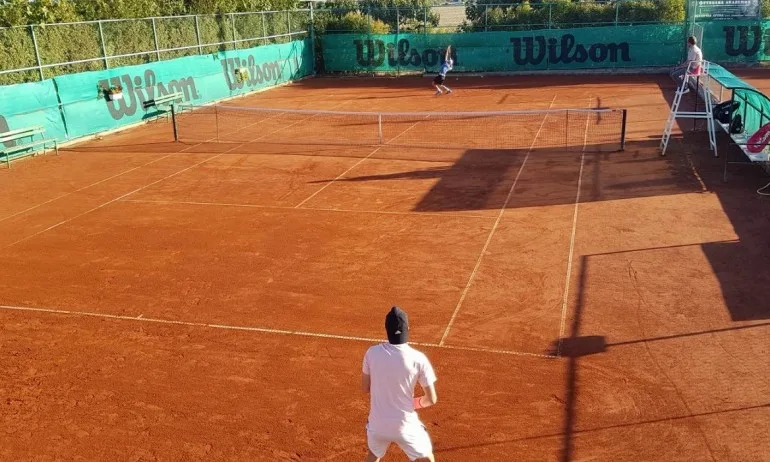 Трима българи се класираха за втория кръг на турнира за мъже от ITF в Бургас - Tribune.bg