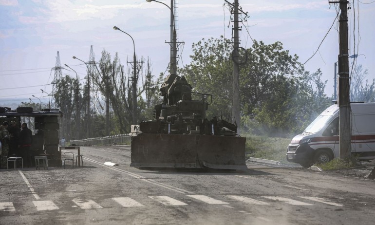 Украйна удължи военното положение, Русия засили настъплението към Донбас - Tribune.bg