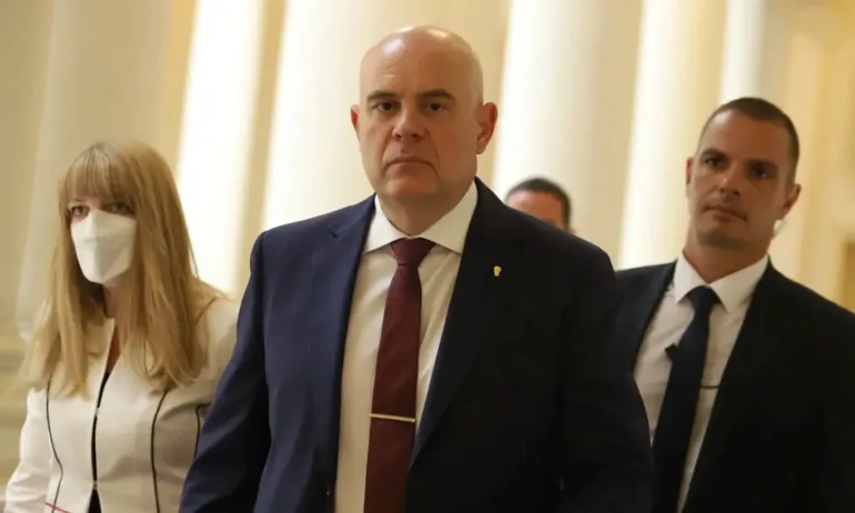 Гешев: НК е от времето на Живков, негодно оръжие за борба с престъпността (ОБНОВЕНА/ВИДЕО) - Tribune.bg