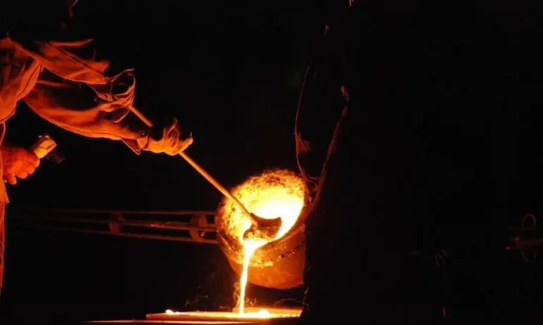 Голяма леярна пусна работниците в неплатен отпуск заради скъпия ток - Tribune.bg