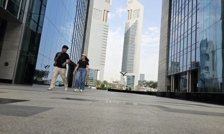 Дубай отново под атака. Чуват се експлозии в централната част - Tribune.bg