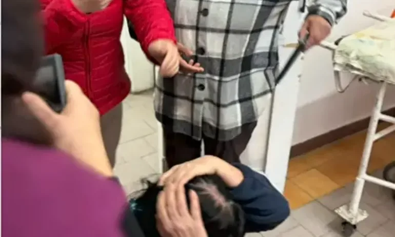 Агресия, блъскане и заплахи в спешното отделение на Разлог. Медицинска сестра пострада - Tribune.bg