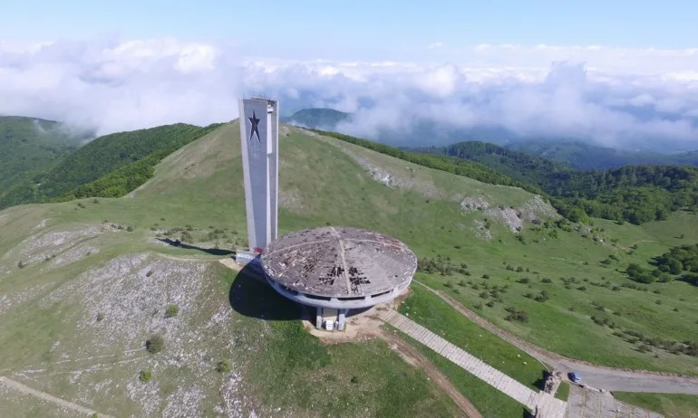 Чинията на Бузлуджа спечелила финансиране от Гети с подвеждащи данни – премълчано е, че е символ на престъпния комунизъм - Tribune.bg