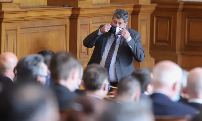 Парламентът няма да проверява морските вили на Доган и Прокопиев - Tribune.bg