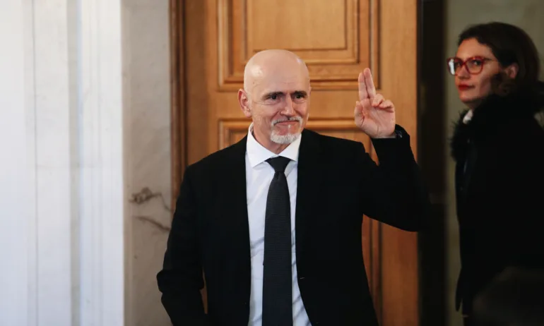 OFFNews: Събев се скри, не дава властта на Христо Алексиев - Tribune.bg