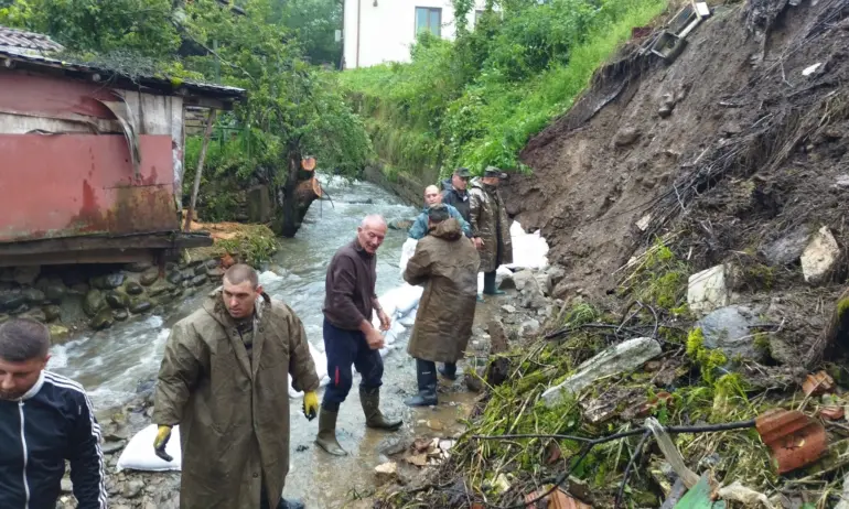 Остава бедственото положение след наводнението и в Берковица. Там продължава