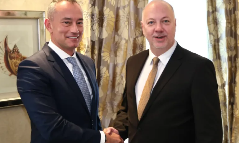 Росен Желязков и Георг Георгиев проведоха среща с върховния представител за Газа Николай Младенов - Tribune.bg