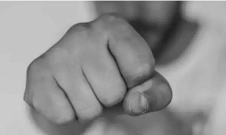 Този път във Видин: Младеж държал три дни приятелката си заключена, пребил я и ѝ постригал косата - Tribune.bg