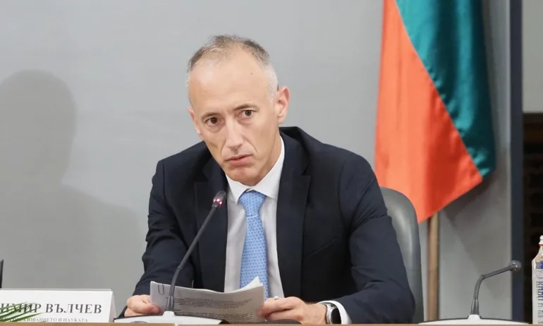 Промени в закона целят ограничаване на драстичния ръст на студентските такси - Tribune.bg