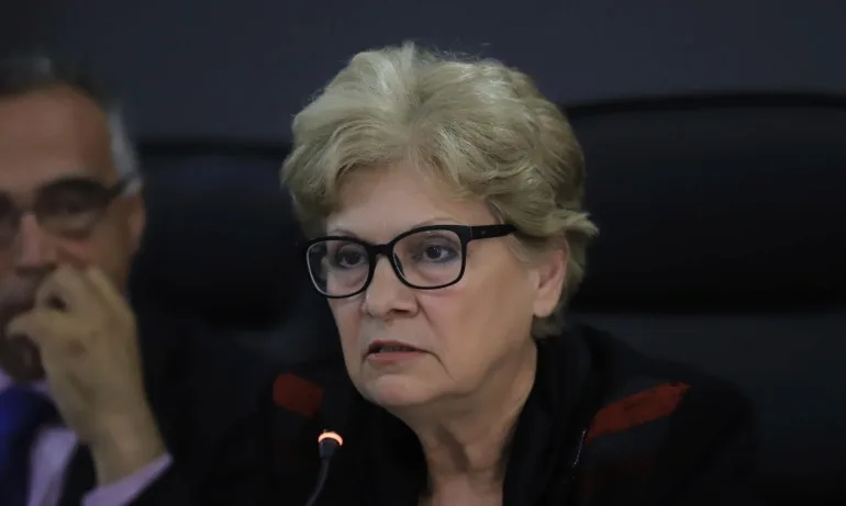 Министър Комитова: След проверка в Автомагистрали от 84 обекта е изпълнен един - Tribune.bg