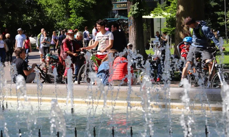 Горещо, жълт код за високи температури в 7 области - Tribune.bg