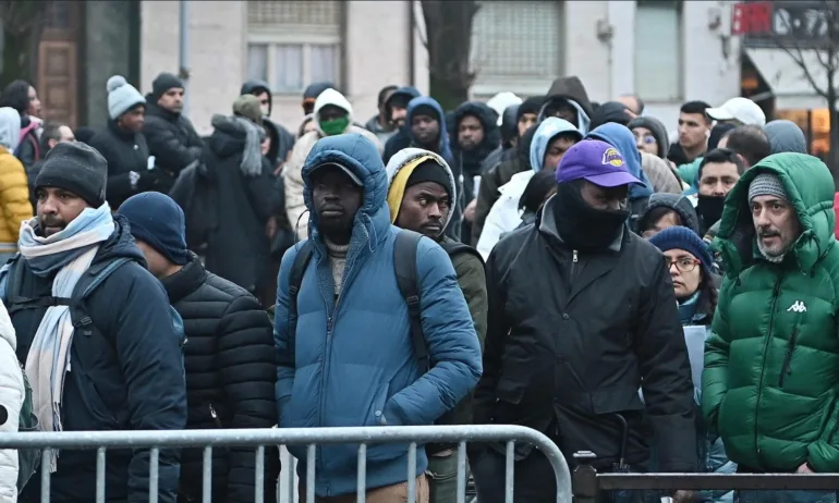 Италия възобновява прехвърлянето на мигранти в албански центрове - Tribune.bg