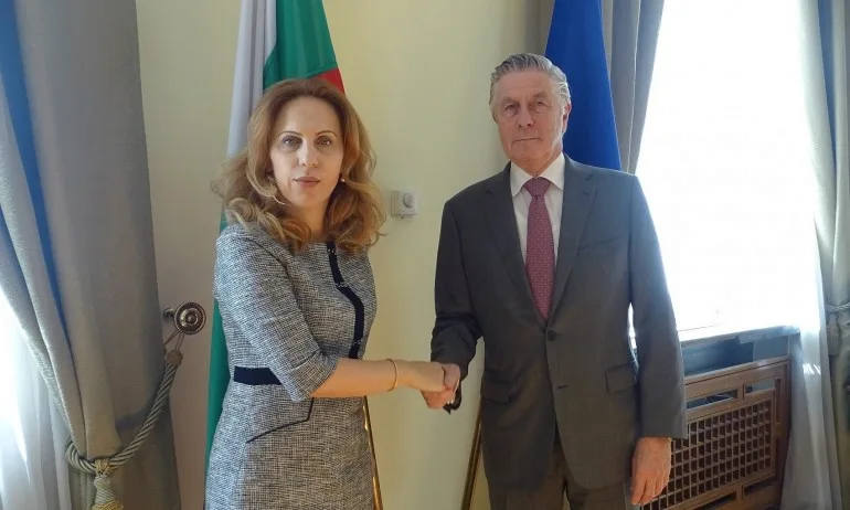 Марияна Николова: Туристическият бранш допринася с 12% за БВП на страната ни - Tribune.bg