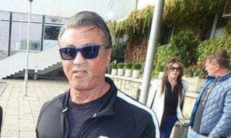 Силвестър Сталоун играе хоро с над 200 танцьори в НДК - Tribune.bg