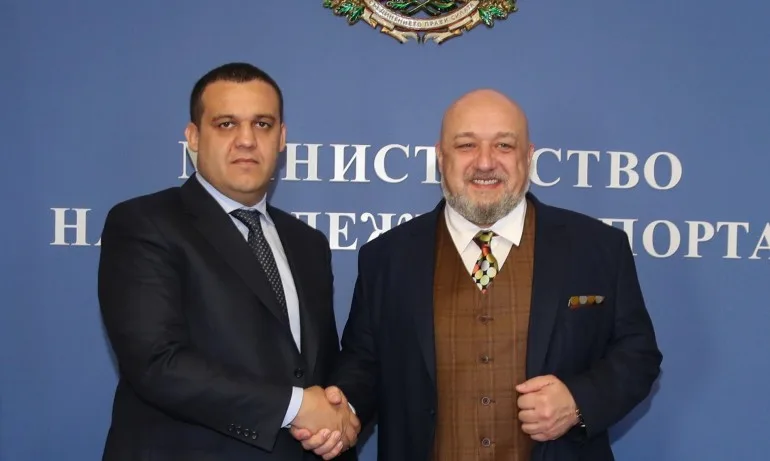 Министър Кралев се срещна с президента на Международната асоциация по бокс - Tribune.bg