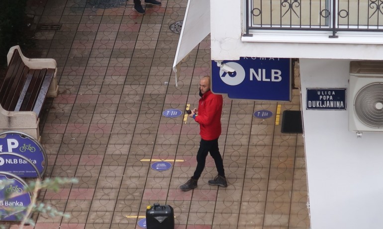 Мъж заплашва да взриви банка в Черна гора (СНИМКИ И ВИДЕО) - Tribune.bg