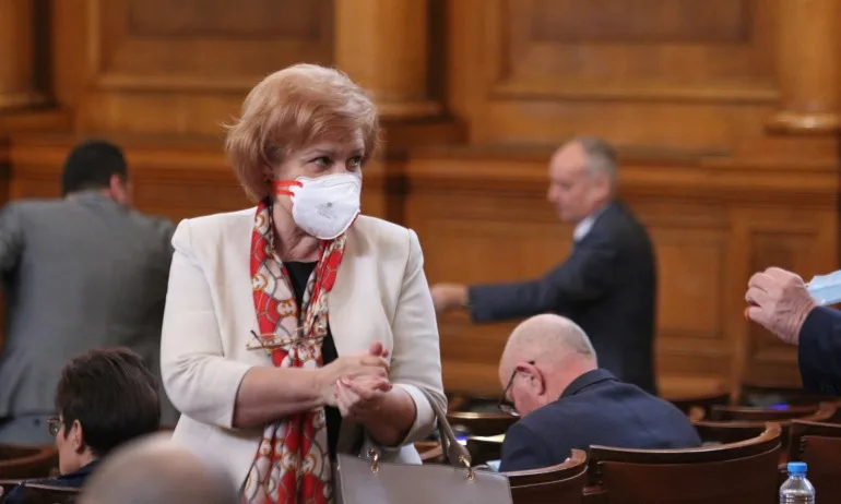 Отстъпка: Държавата ще поеме и осигуровките по 60/40, намаляват се и глобите за нарушителите - Tribune.bg