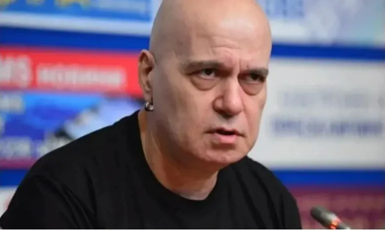 Слави Трифонов сравни политическия живот с новогодишна програма, а Кирил Петков и Асен Василев с джуджета - Tribune.bg