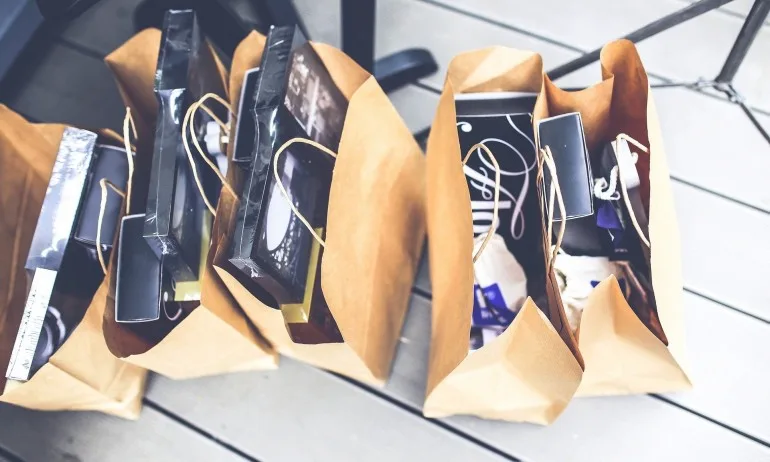 Опашки и тапи заради Черен петък в столицата - Tribune.bg