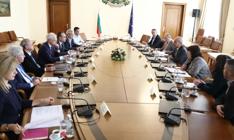 Министър-председателят Гълъб Донев се срещна днес с ръководствата на национално
