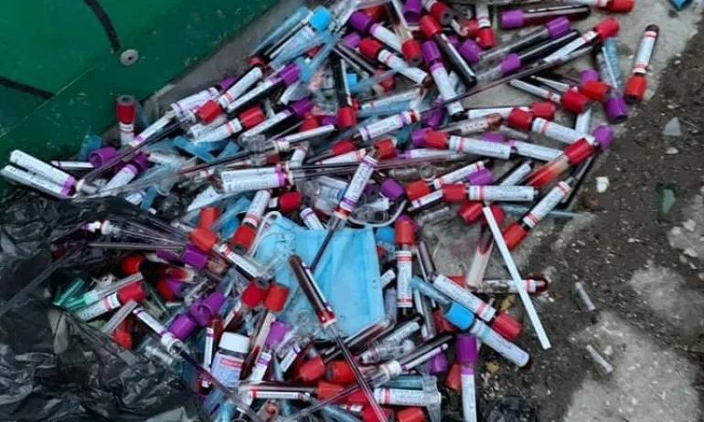 Премахнаха, изхвърлени десетки епруветки с кръв до детска градина във Варна - Tribune.bg