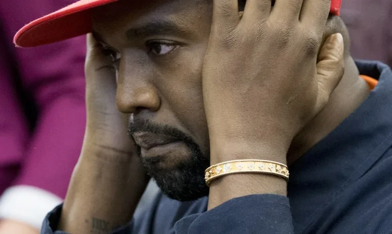 Туитър блокира акаунта на Кание Уест, след като той се облекчи върху статуетка Грами (ВИДЕО) - Tribune.bg